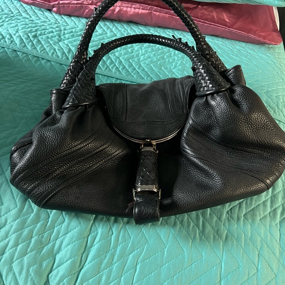 No está pelada ni rota está como nueva solo que se le callo una pieza - Picture 5 of 7